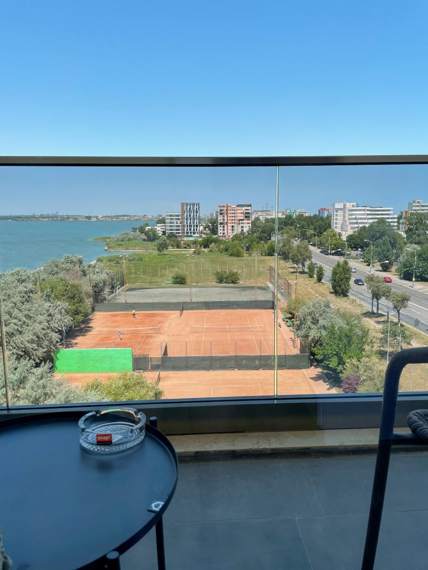 Azure Sea Apartments - Bychoice Mamaia Quarto foto